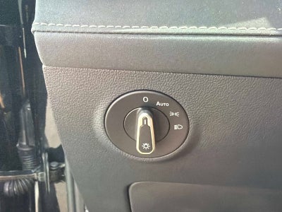 2026 Volkswagen Taos SE Black