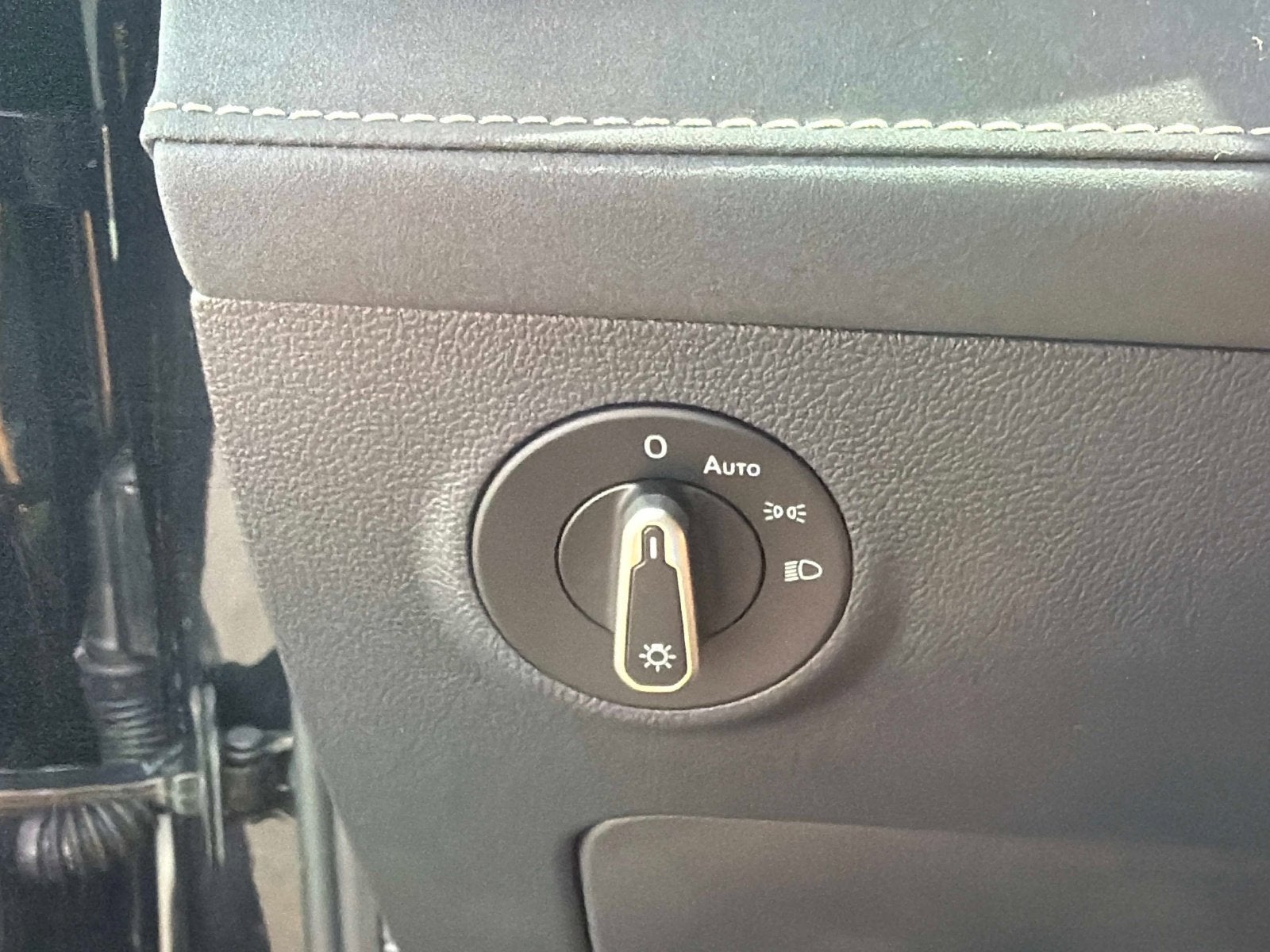 2026 Volkswagen Taos SE Black