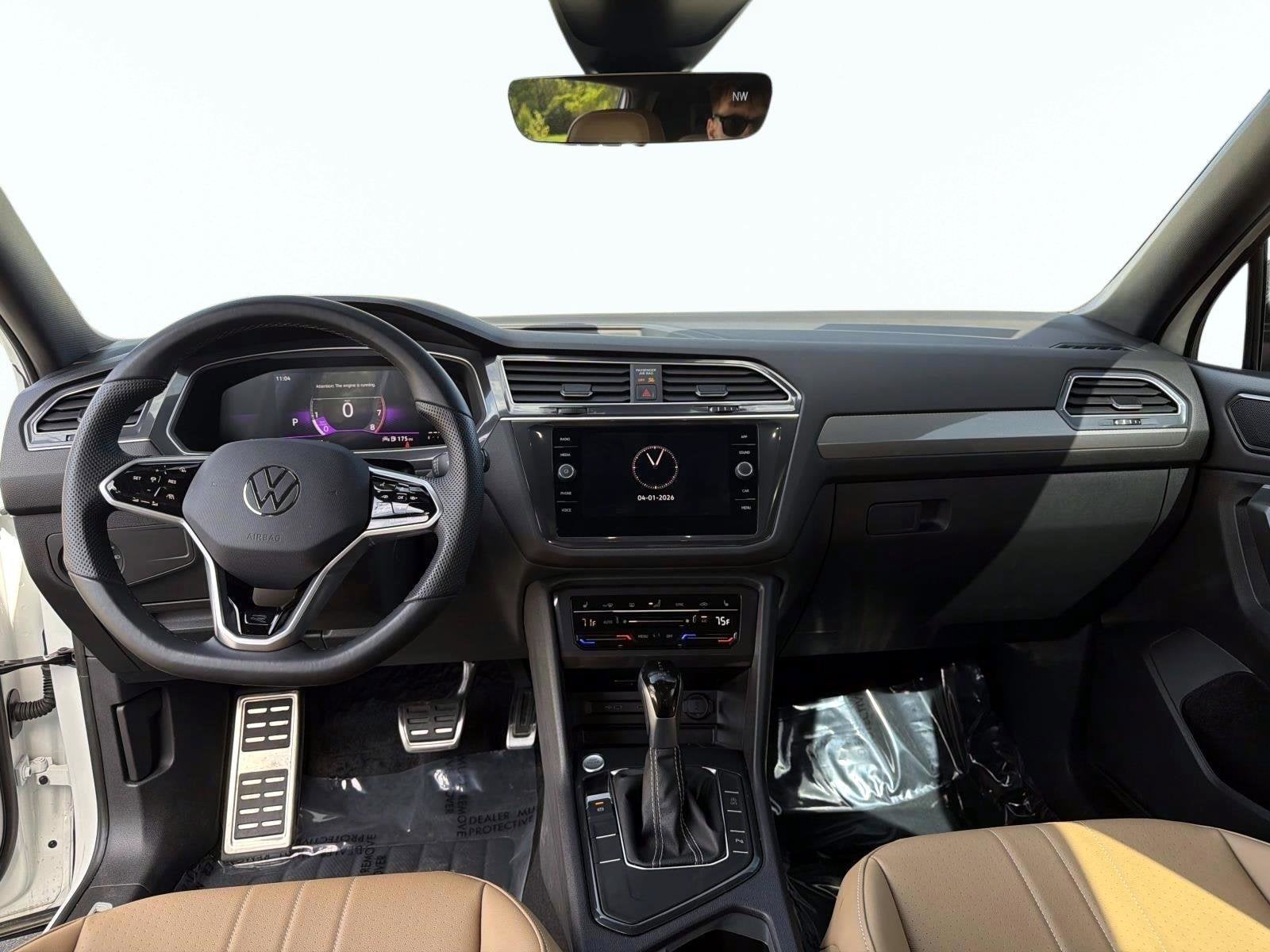 2024 Volkswagen Tiguan SE R-Line Black