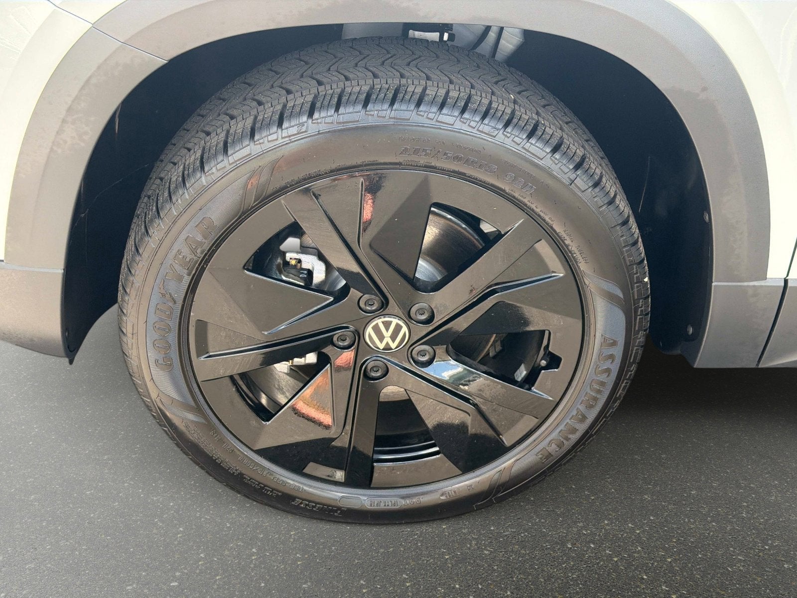 2026 Volkswagen Taos SE
