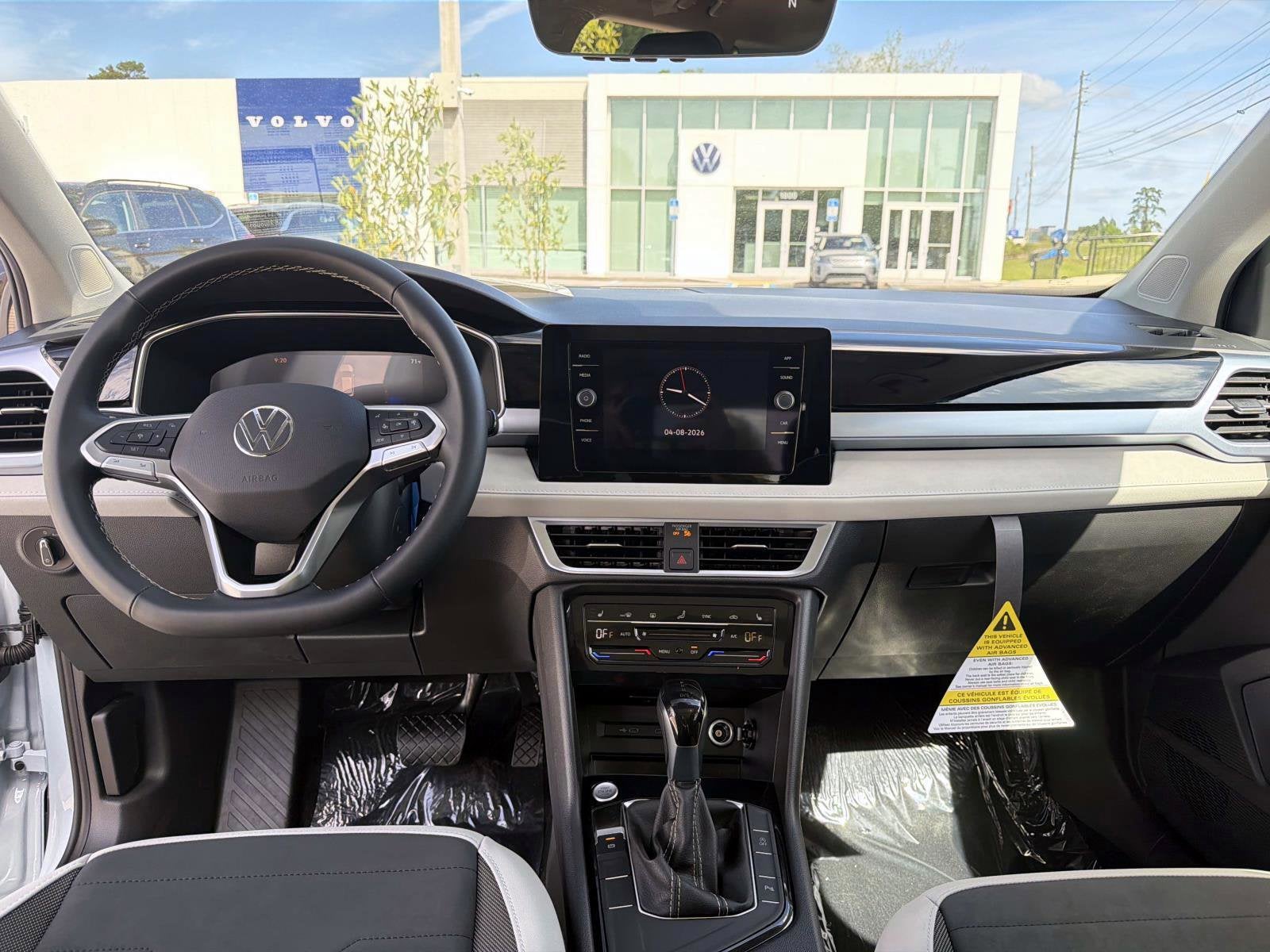 2026 Volkswagen Taos SE