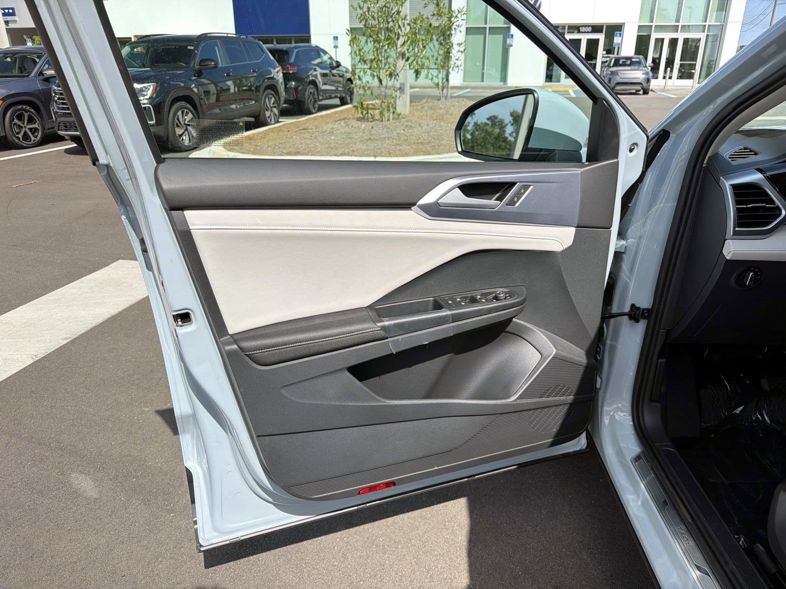 2026 Volkswagen Taos SE