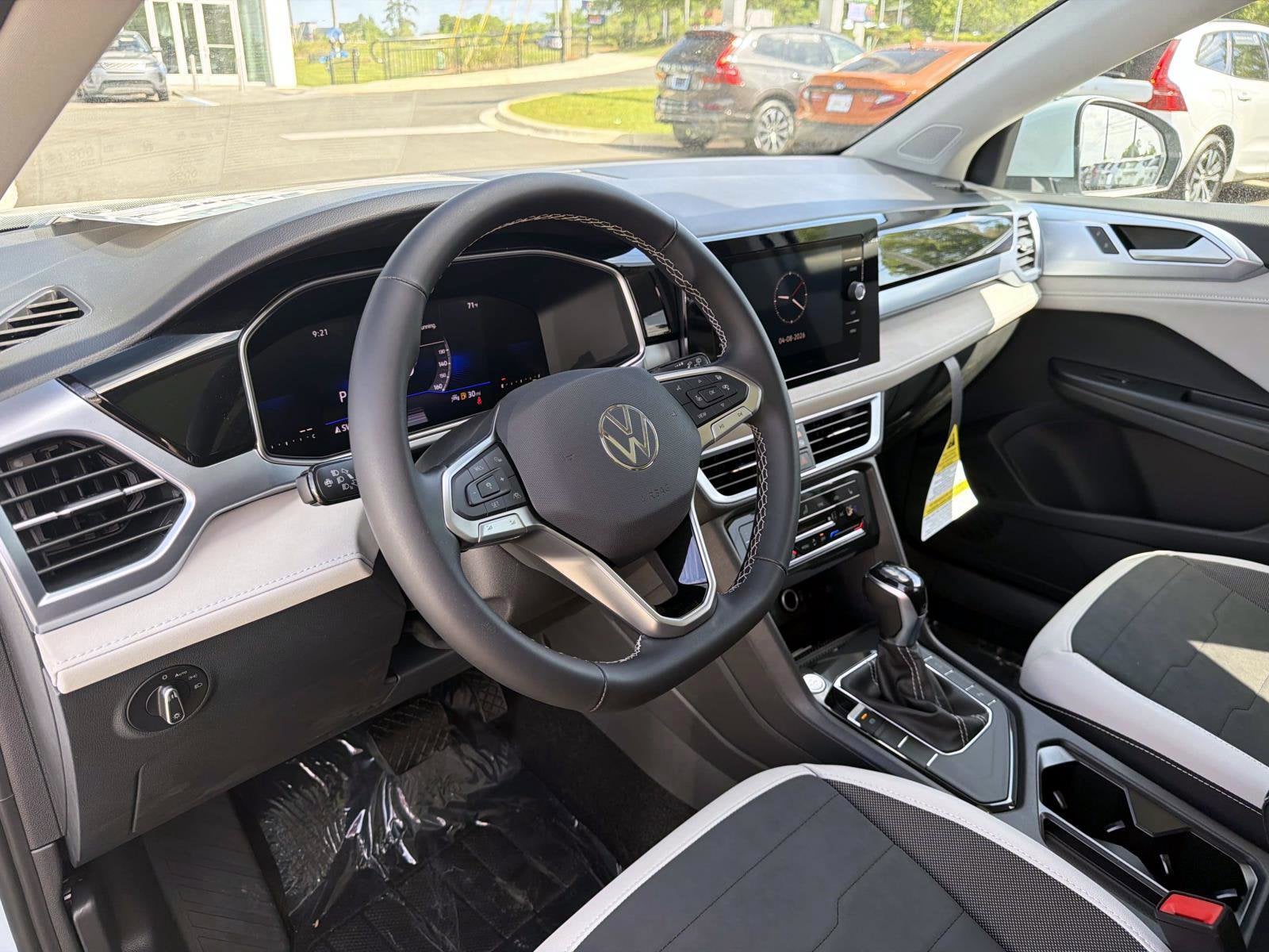 2026 Volkswagen Taos SE