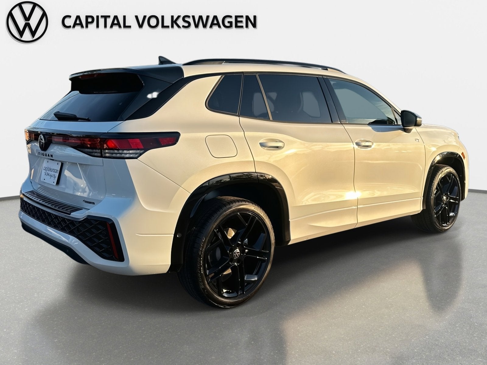 2026 Volkswagen Tiguan SE R-Line Black