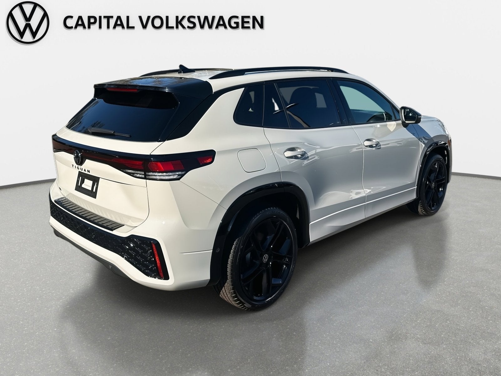 2026 Volkswagen Tiguan SE R-Line Black