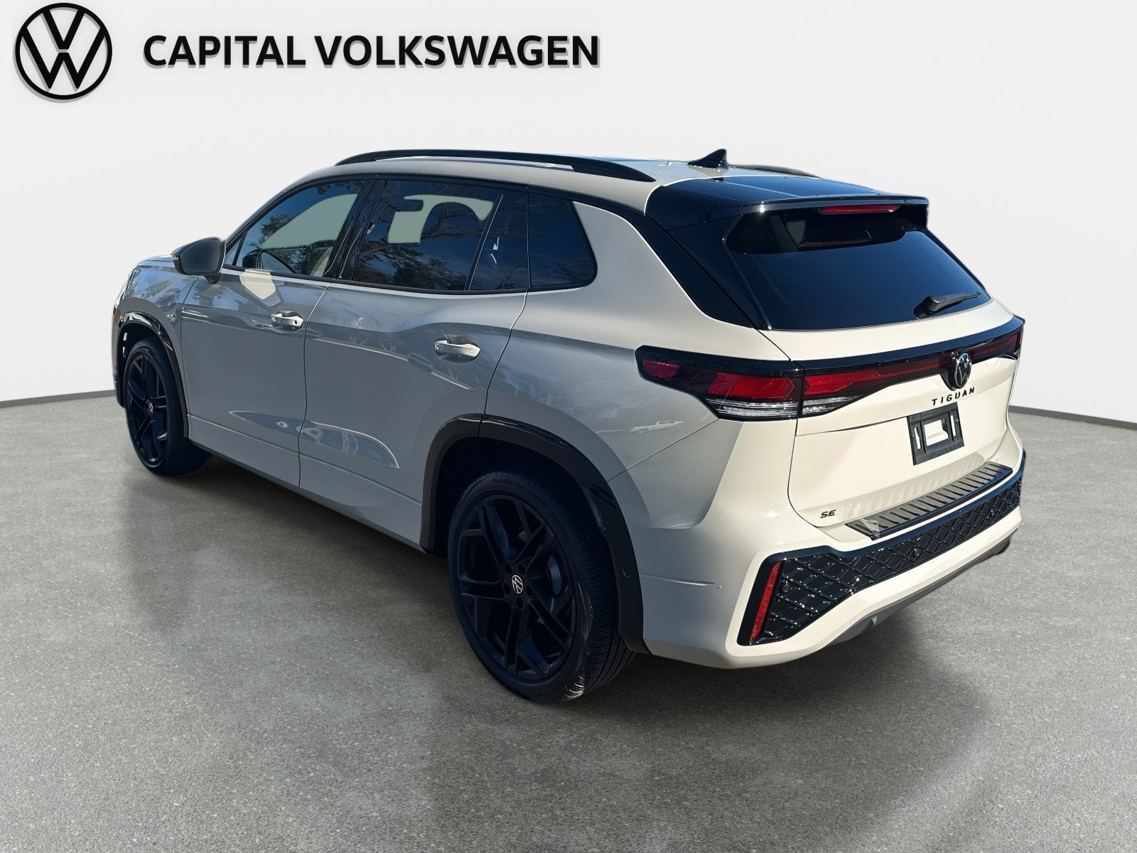 2026 Volkswagen Tiguan SE R-Line Black