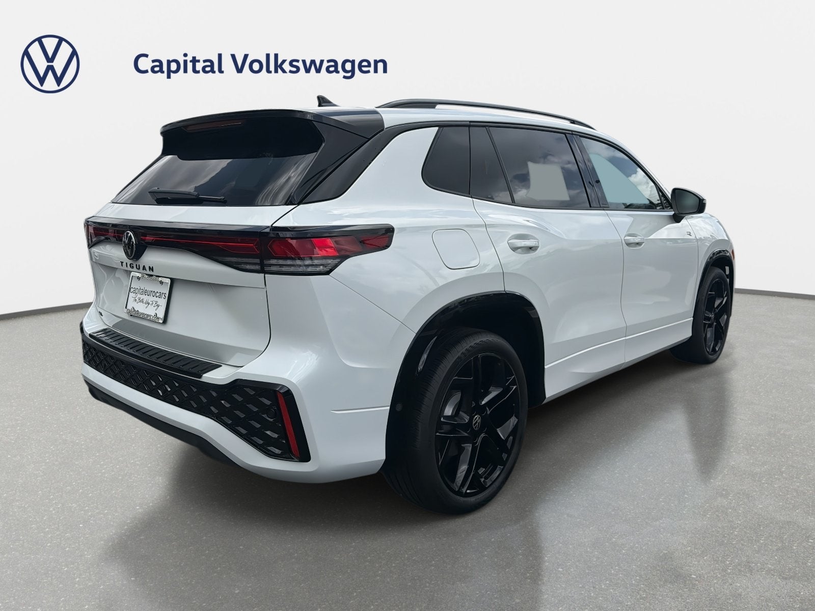 2026 Volkswagen Tiguan SE R-Line Black
