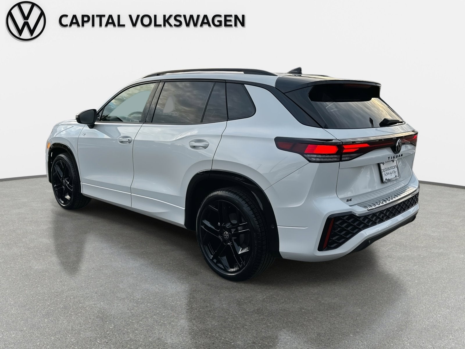 2026 Volkswagen Tiguan SE R-Line Black