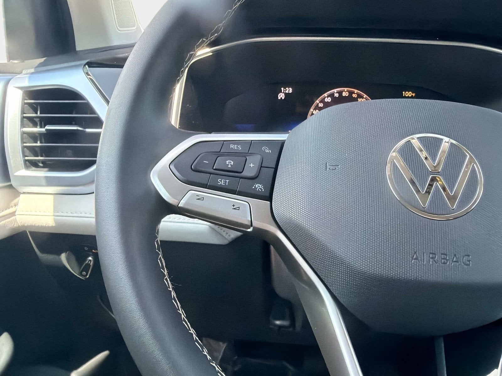 2026 Volkswagen Taos SE