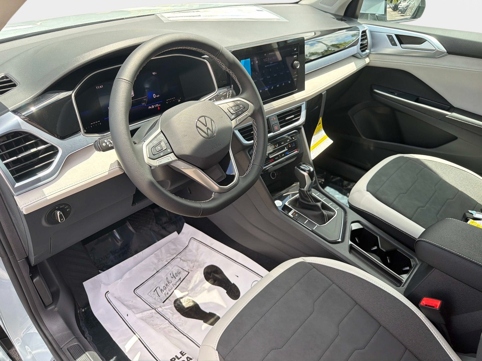 2026 Volkswagen Taos SE