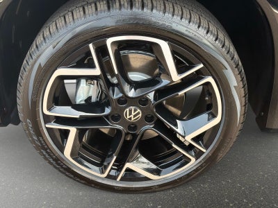 2026 Volkswagen Tiguan SEL R-Line Turbo