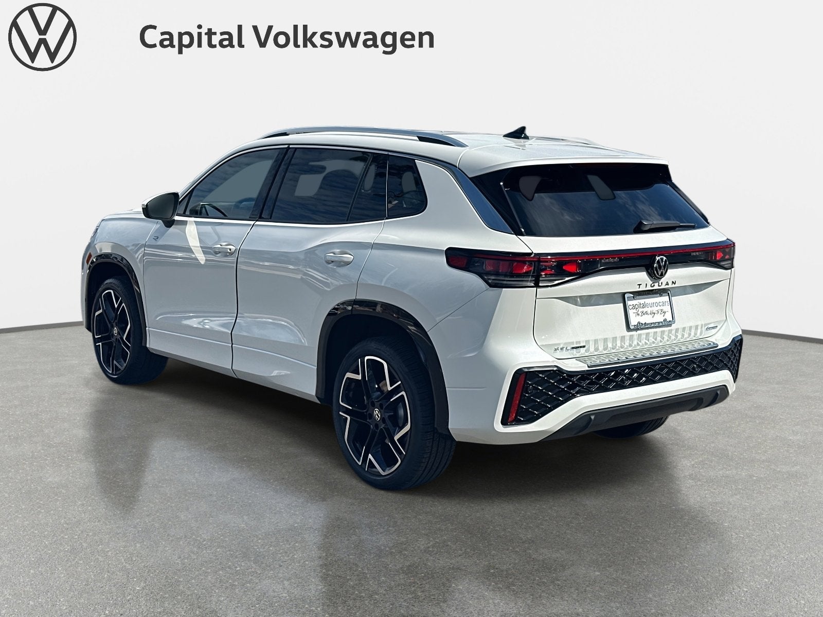 2026 Volkswagen Tiguan SEL R-Line Turbo