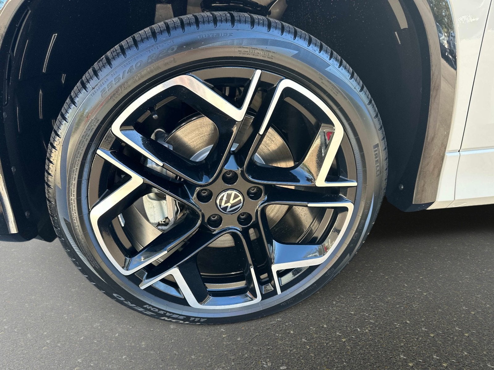 2026 Volkswagen Tiguan SEL R-Line Turbo