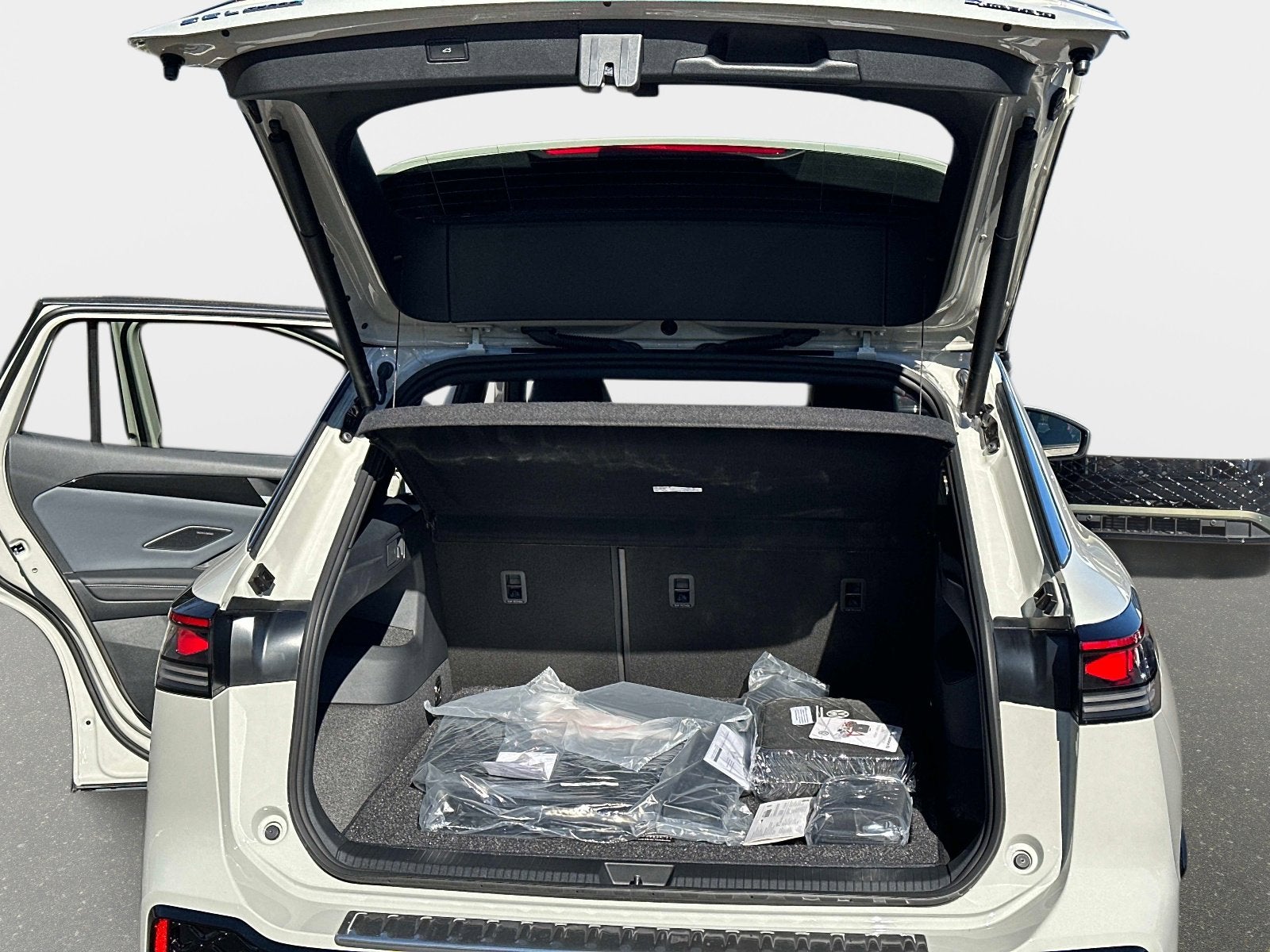 2026 Volkswagen Tiguan SEL R-Line Turbo