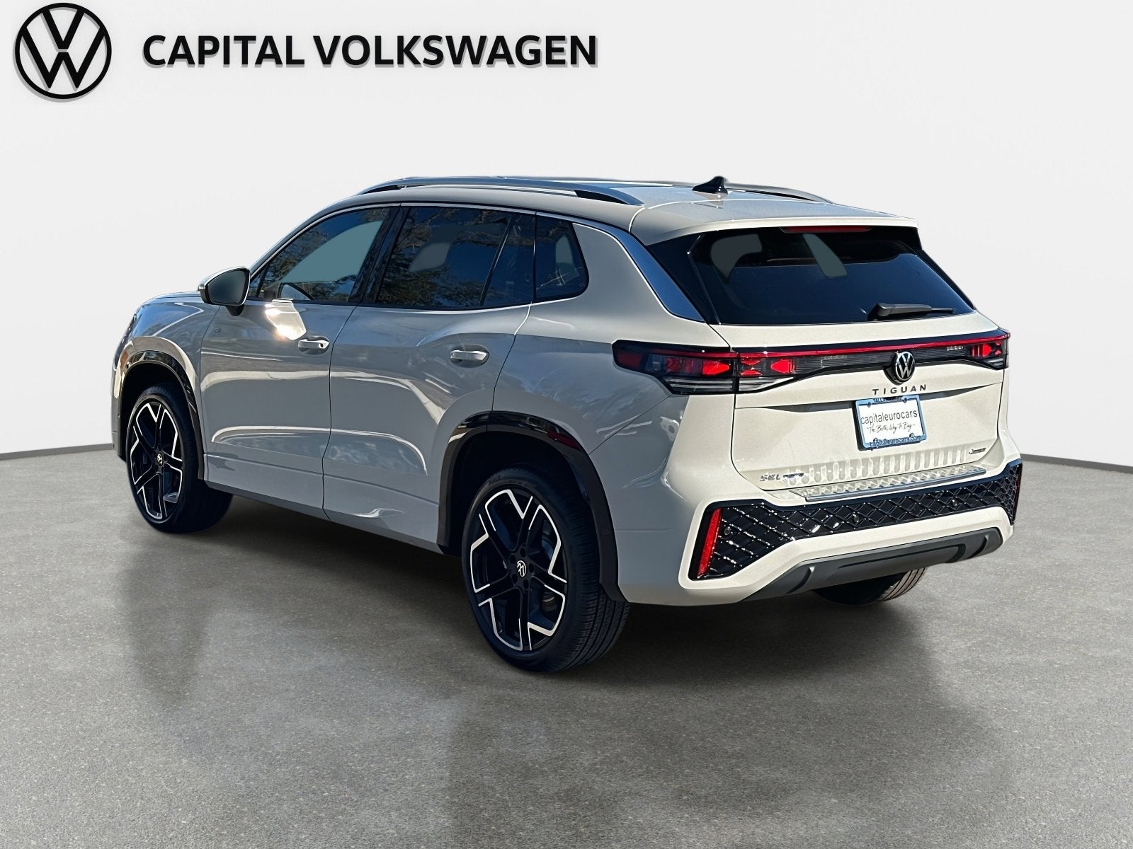 2026 Volkswagen Tiguan SEL R-Line Turbo