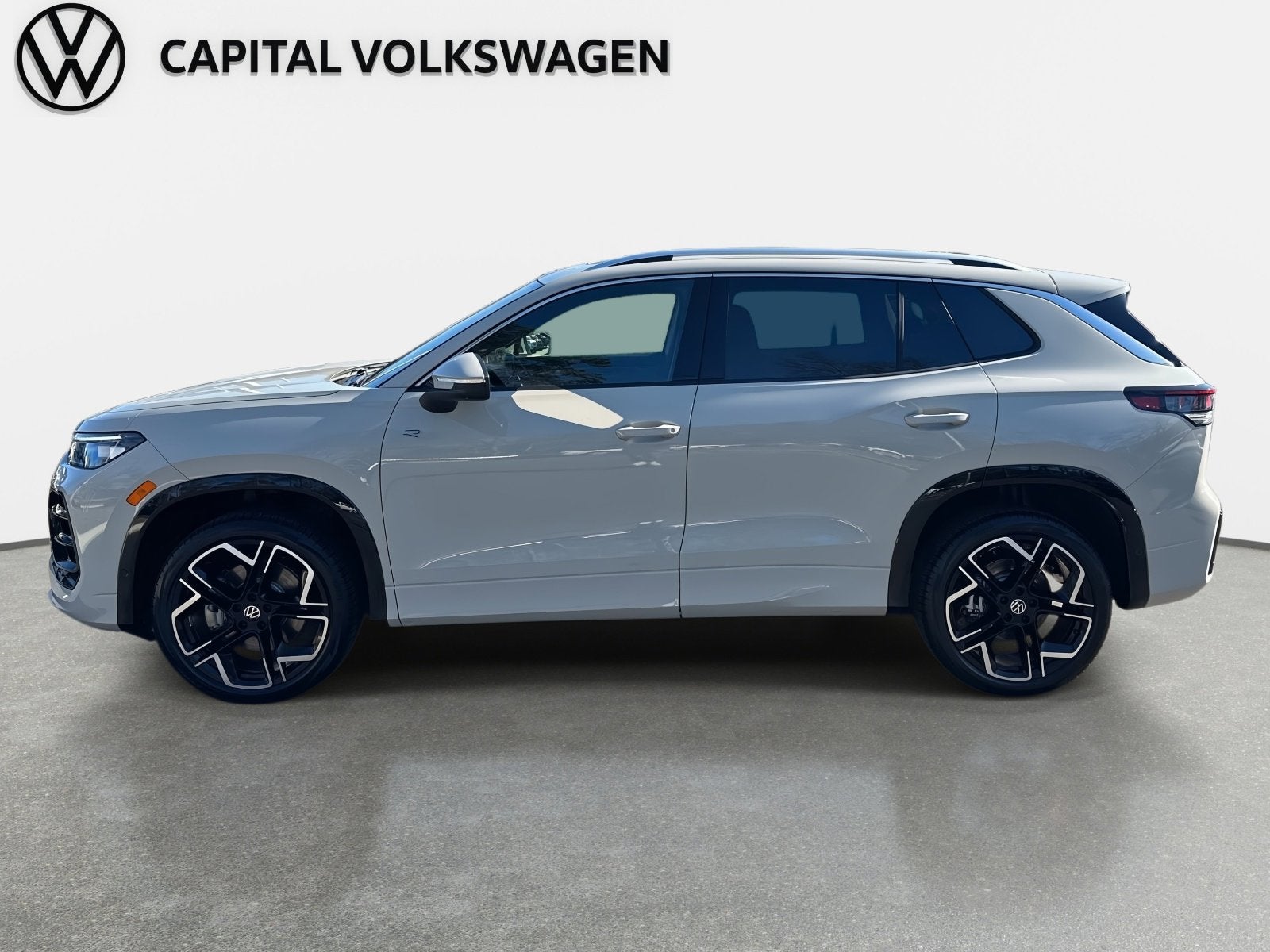 2026 Volkswagen Tiguan SEL R-Line Turbo