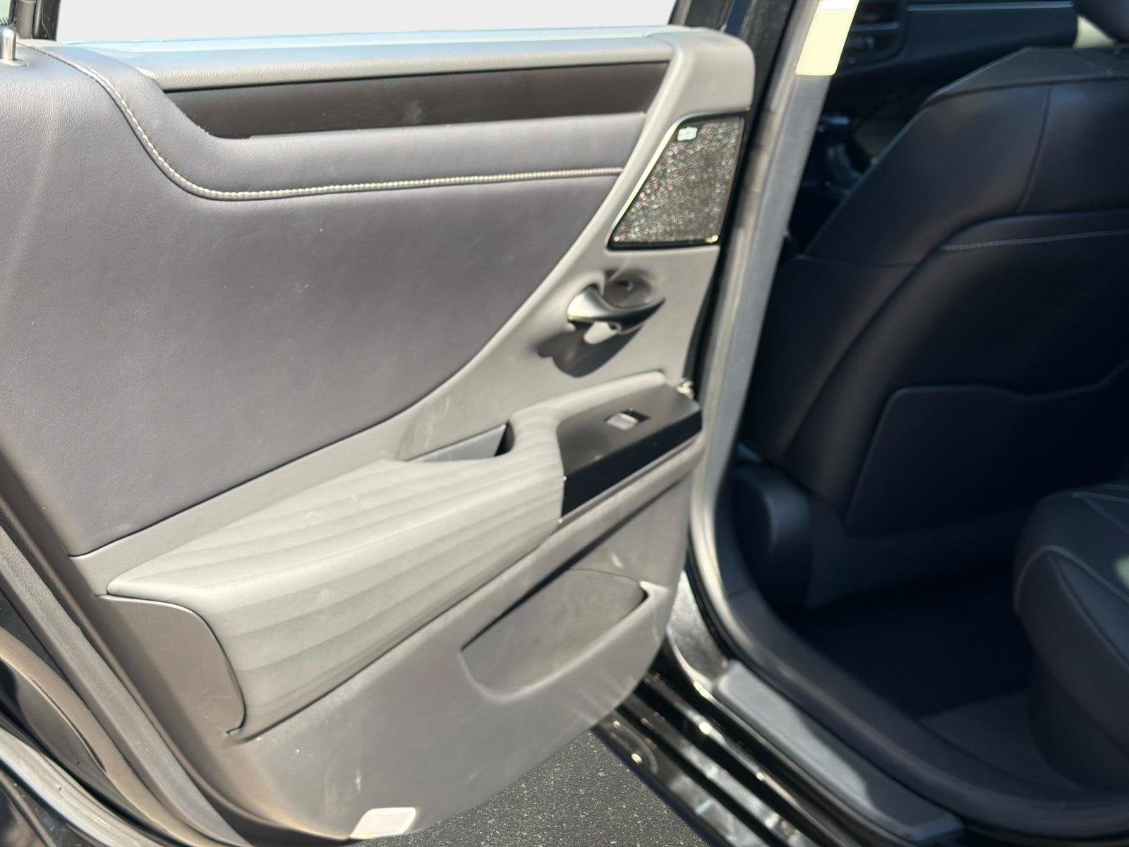 2022 Lexus ES ES 300h Luxury