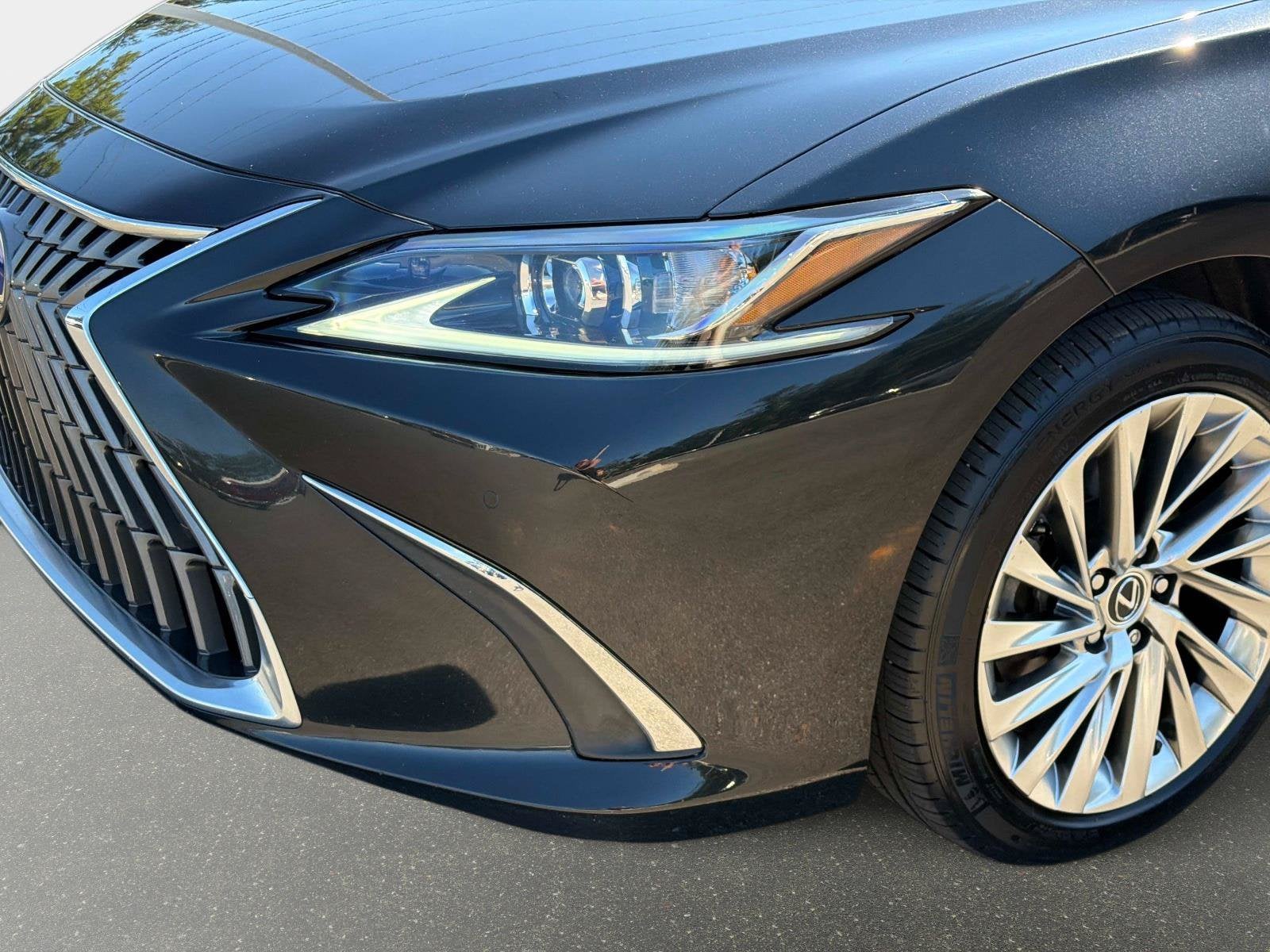 2022 Lexus ES ES 300h Luxury