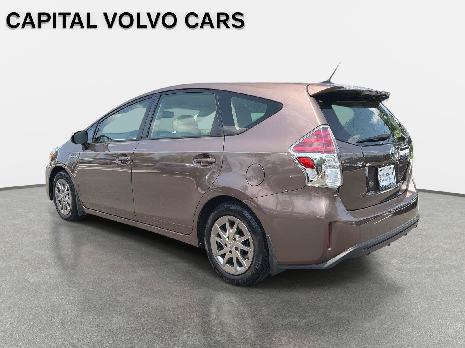 2017 Toyota Prius v Four