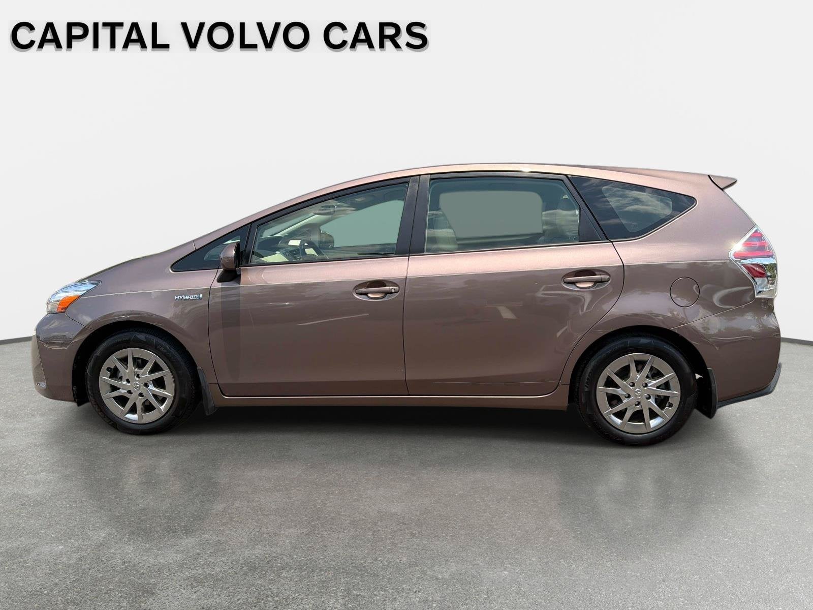2017 Toyota Prius v Four