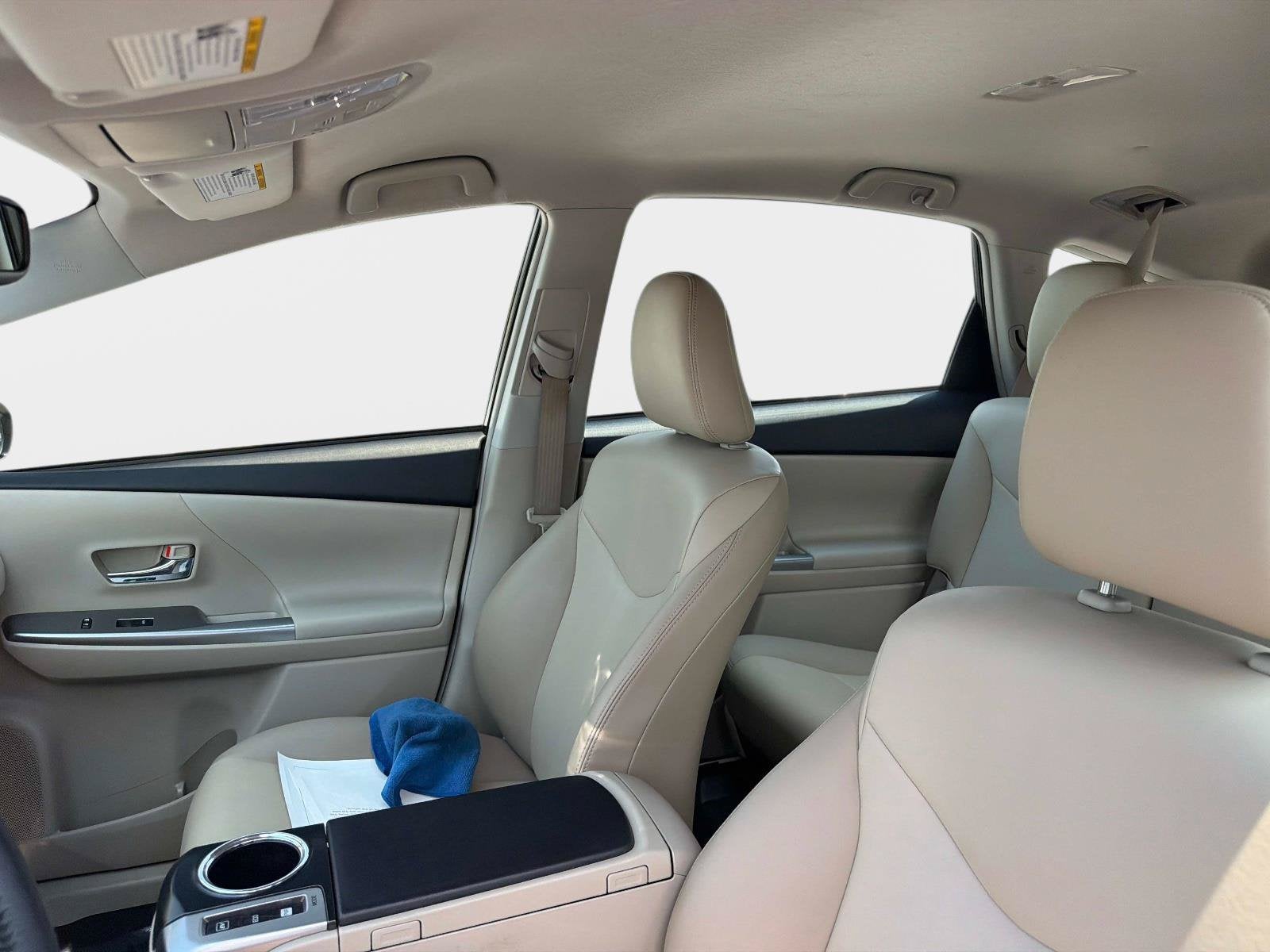 2017 Toyota Prius v Four