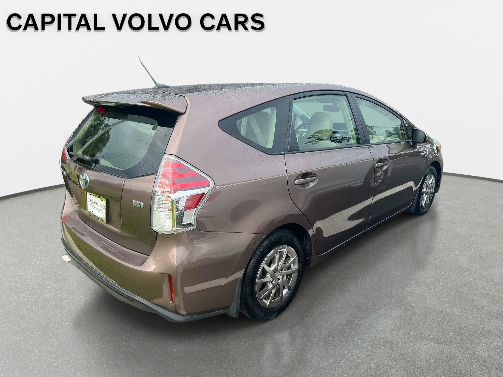 2017 Toyota Prius v Four