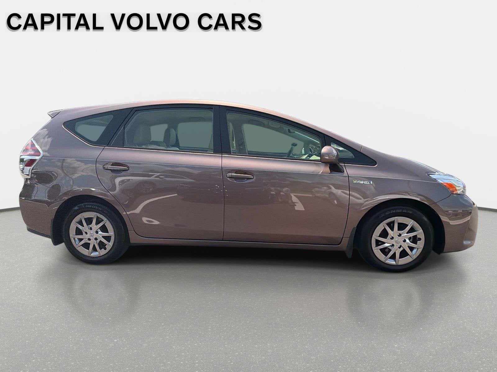 2017 Toyota Prius v Four
