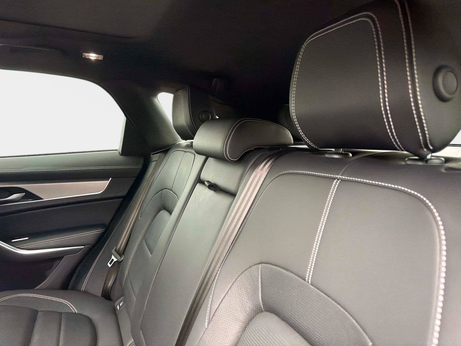 2024 Jaguar F-PACE R-Dynamic S