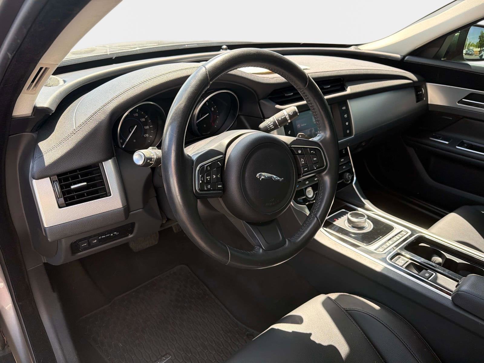 2018 Jaguar XF 25t Premium