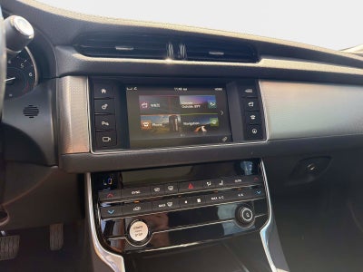 2018 Jaguar XF 25t Premium