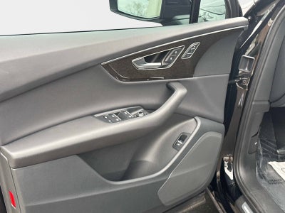 2025 Audi Q7 Premium