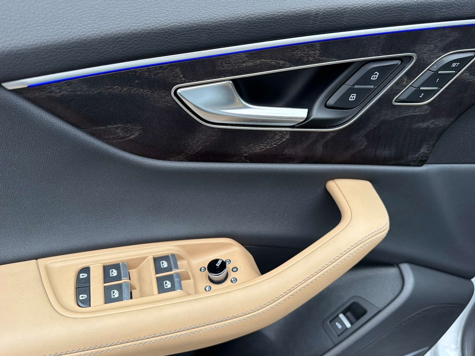 2025 Audi Q8 Premium Plus