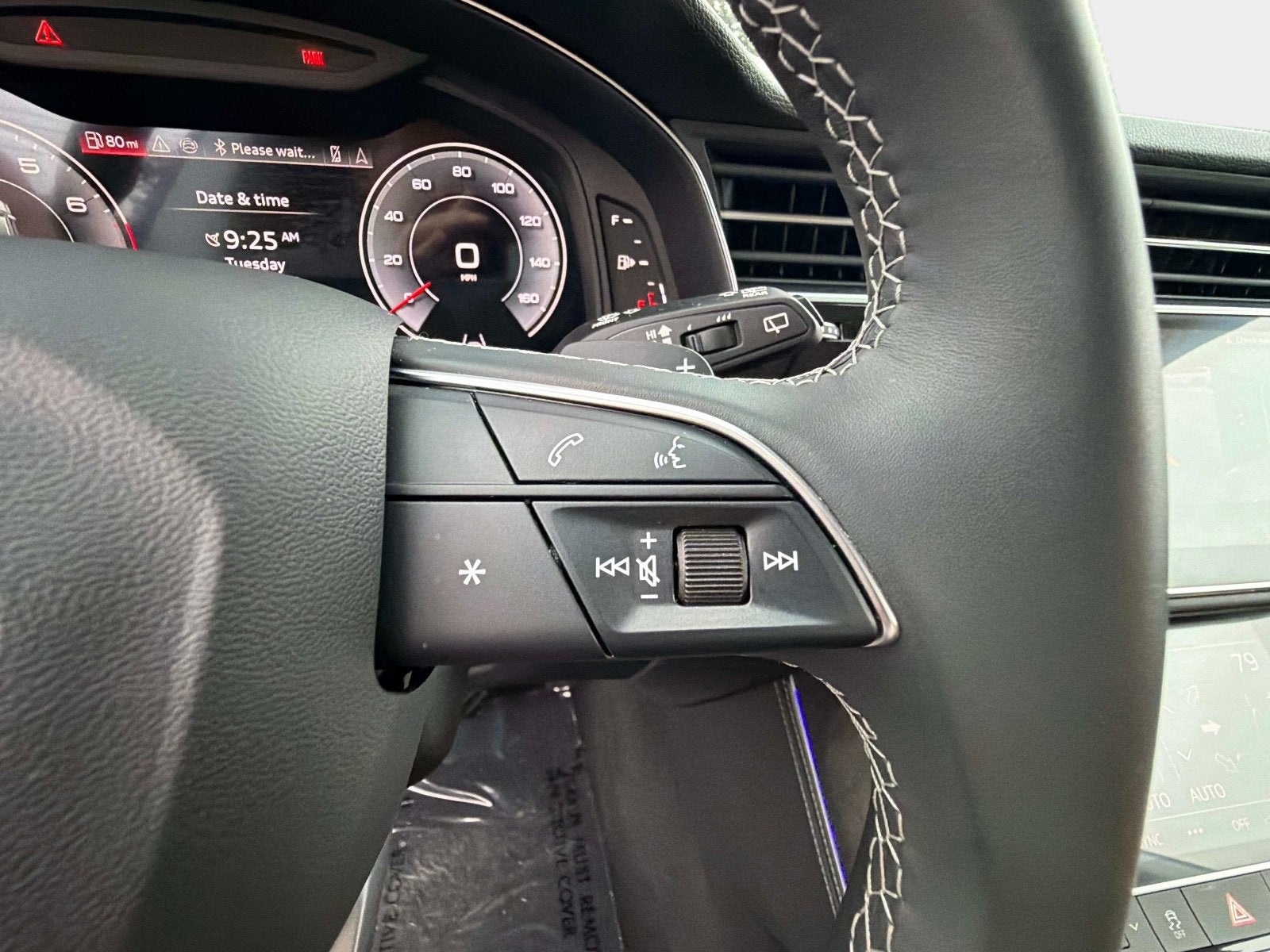 2025 Audi Q8 Premium Plus