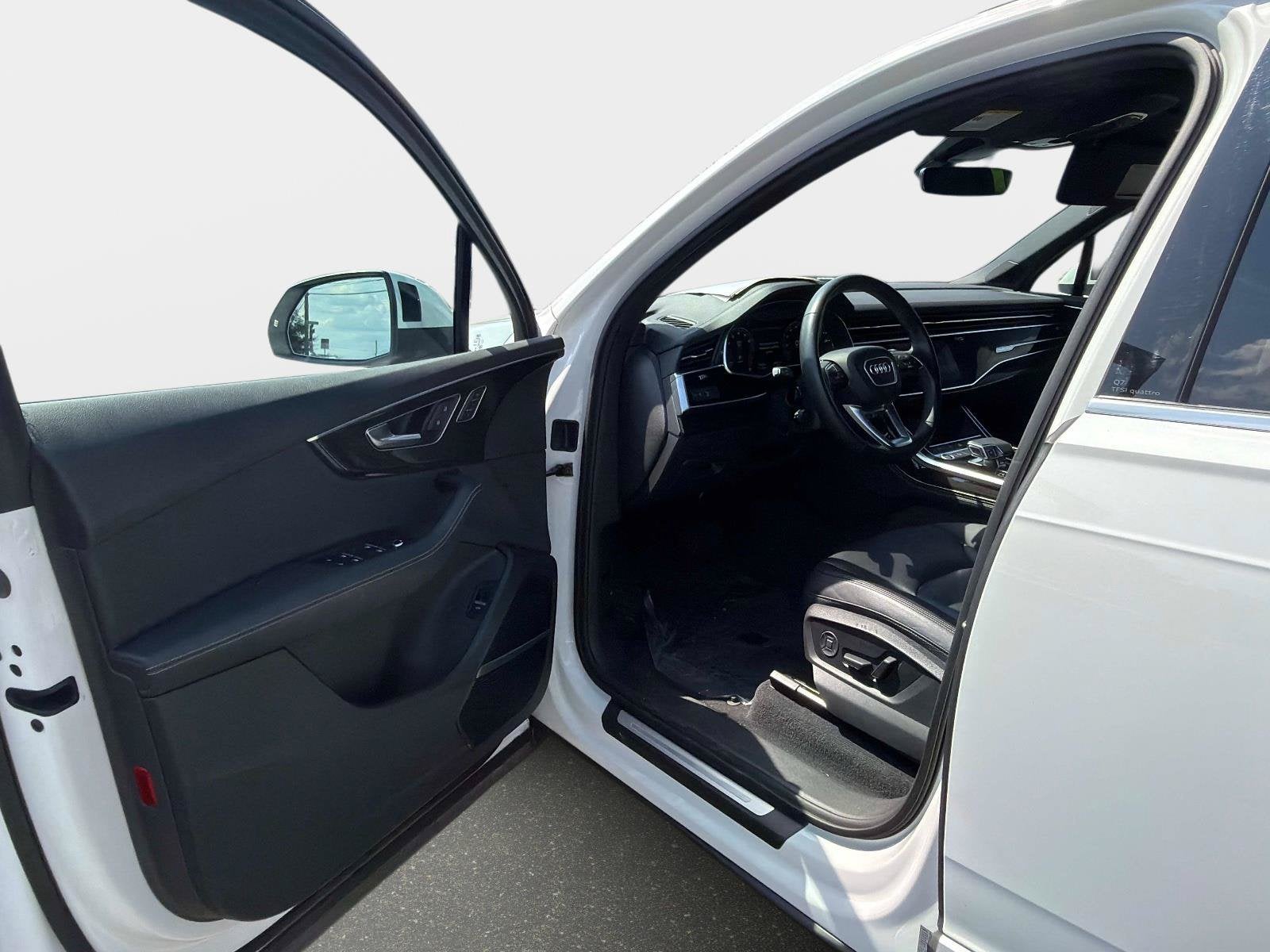 2025 Audi Q7 Premium Plus