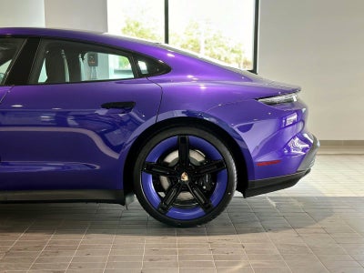 2025 Porsche Taycan 4