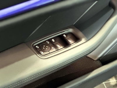 2025 Porsche Taycan 4