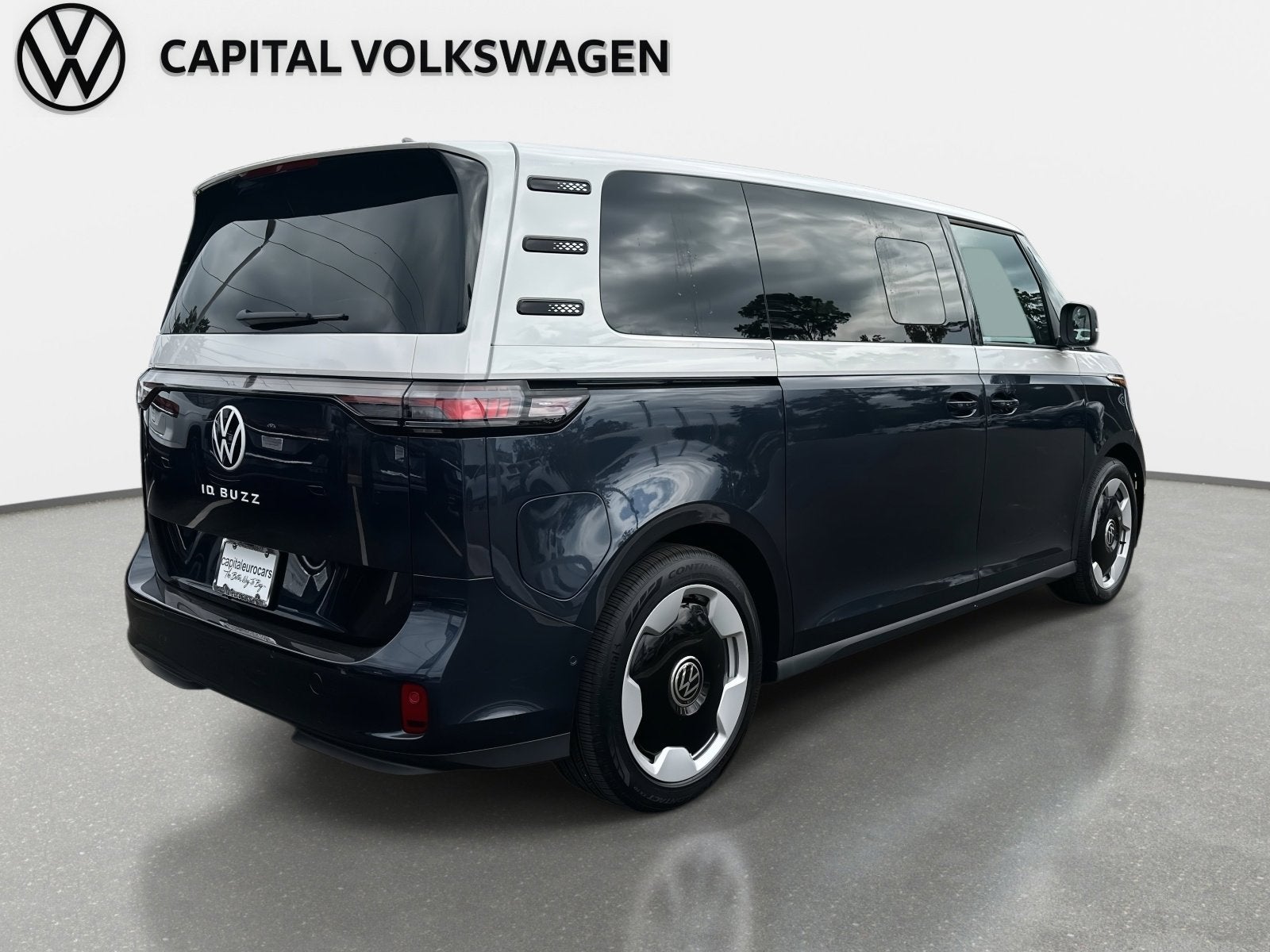 2025 Volkswagen ID. Buzz Pro S Plus