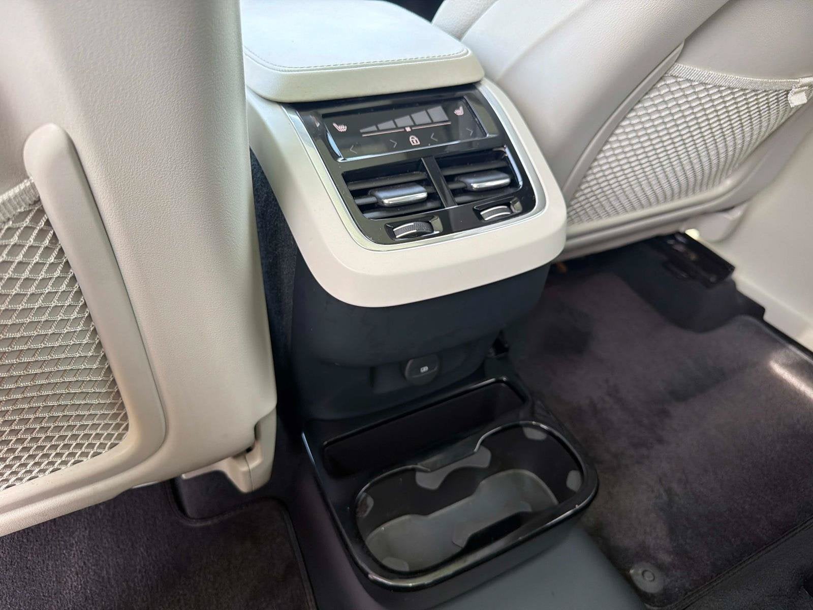 2023 Volvo XC90 Plus