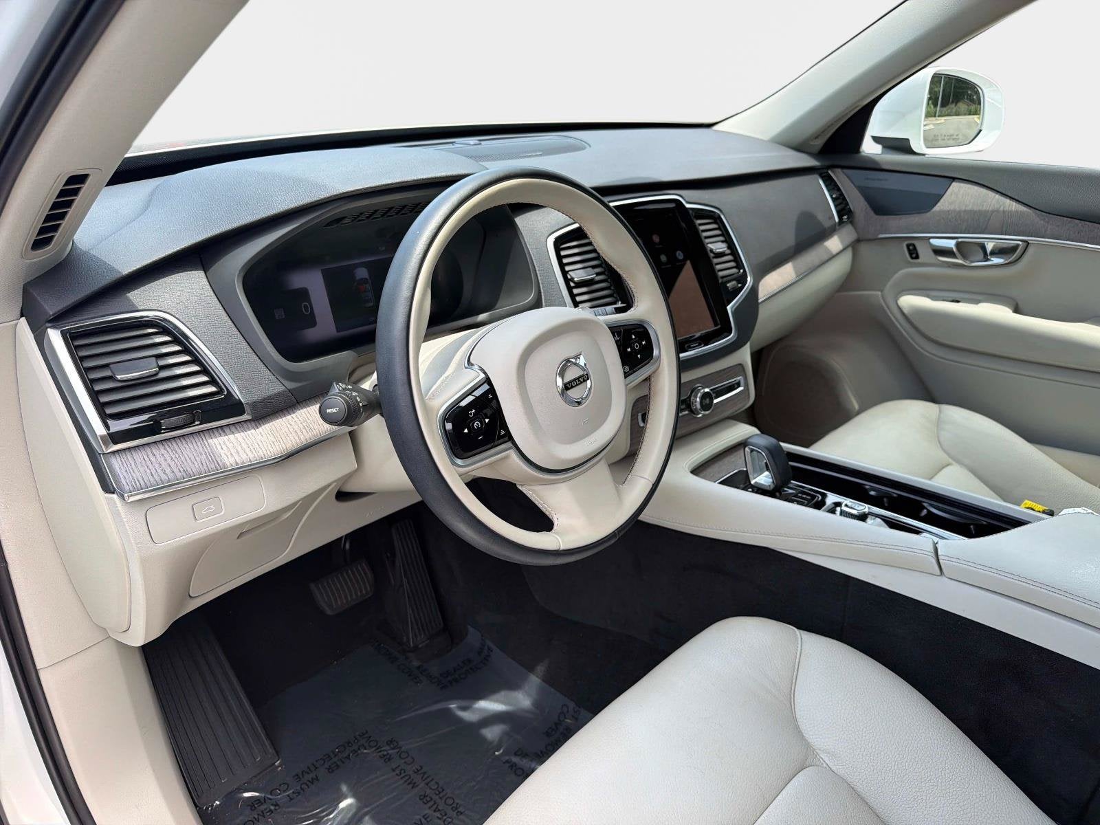 2023 Volvo XC90 Plus