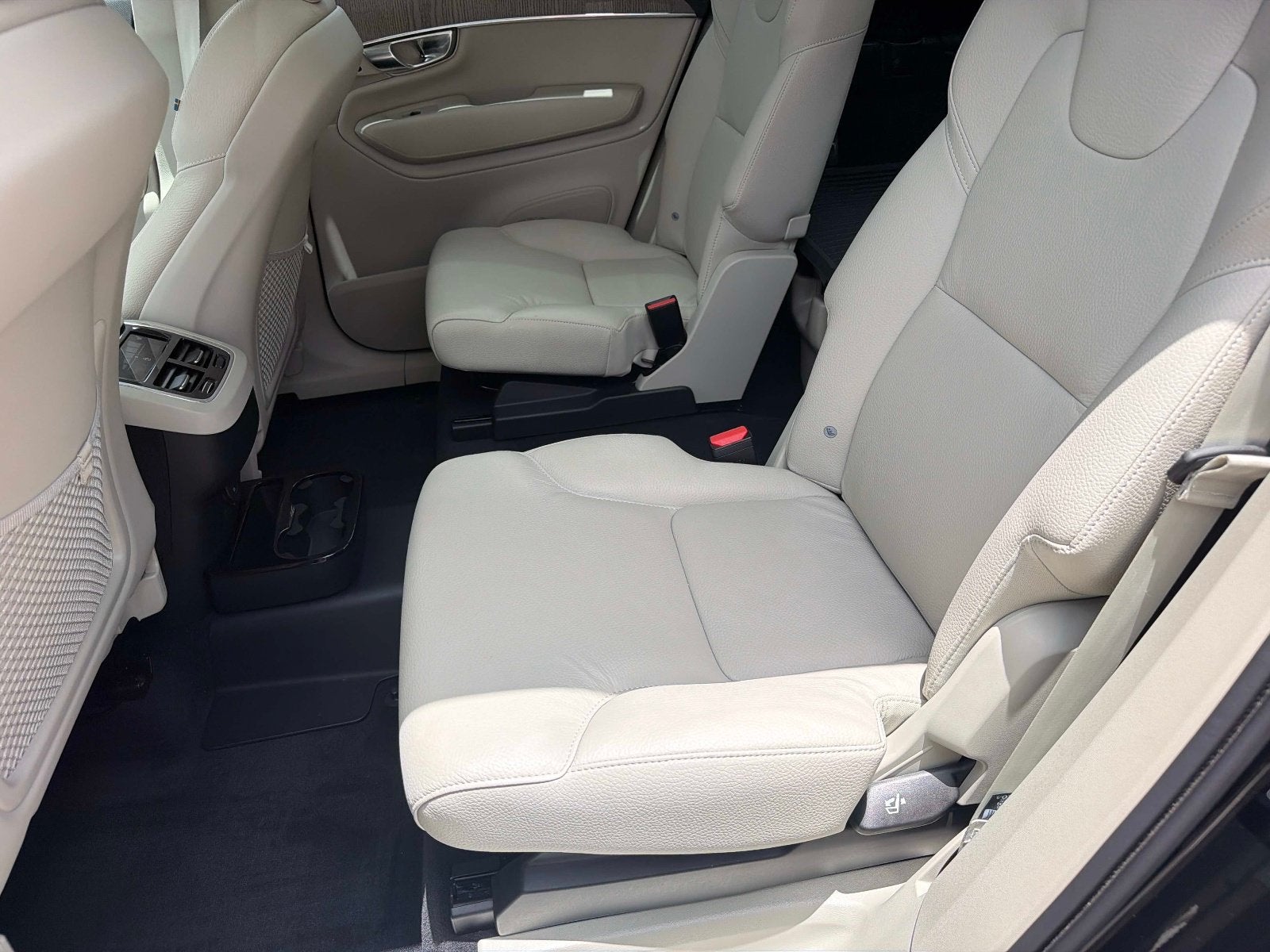 2025 Volvo XC90 Plus