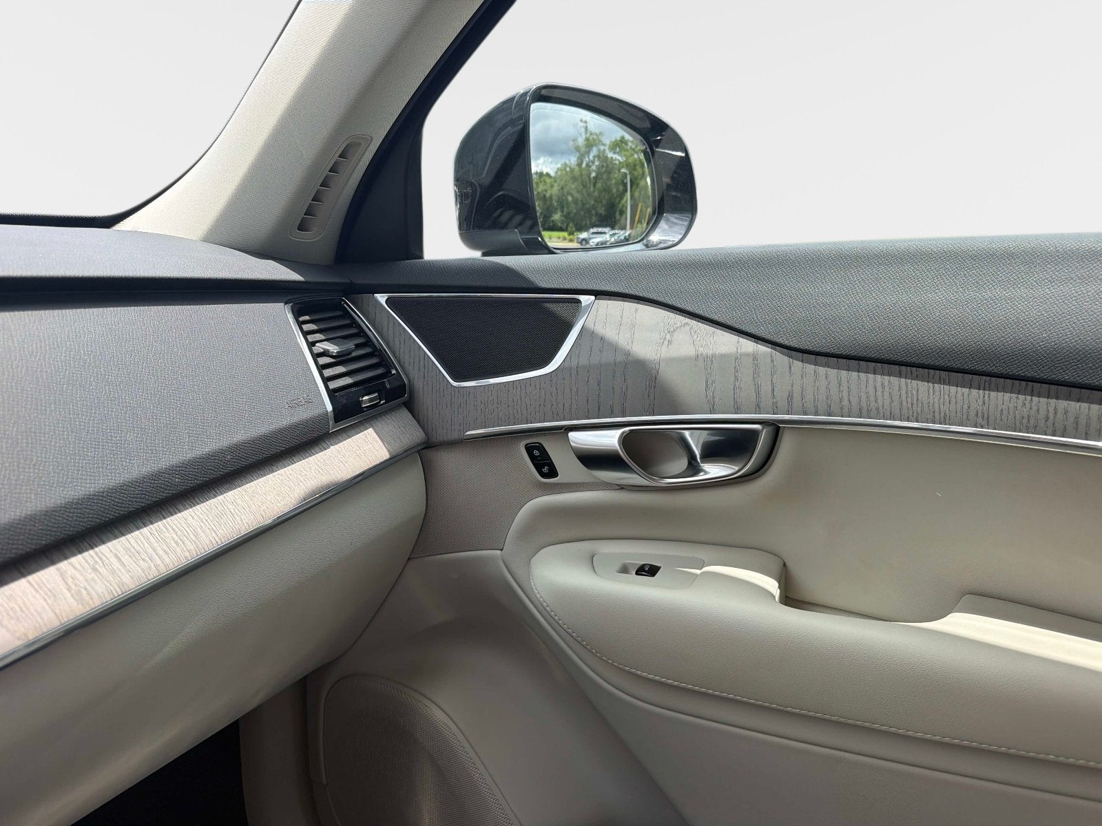 2025 Volvo XC90 Plus