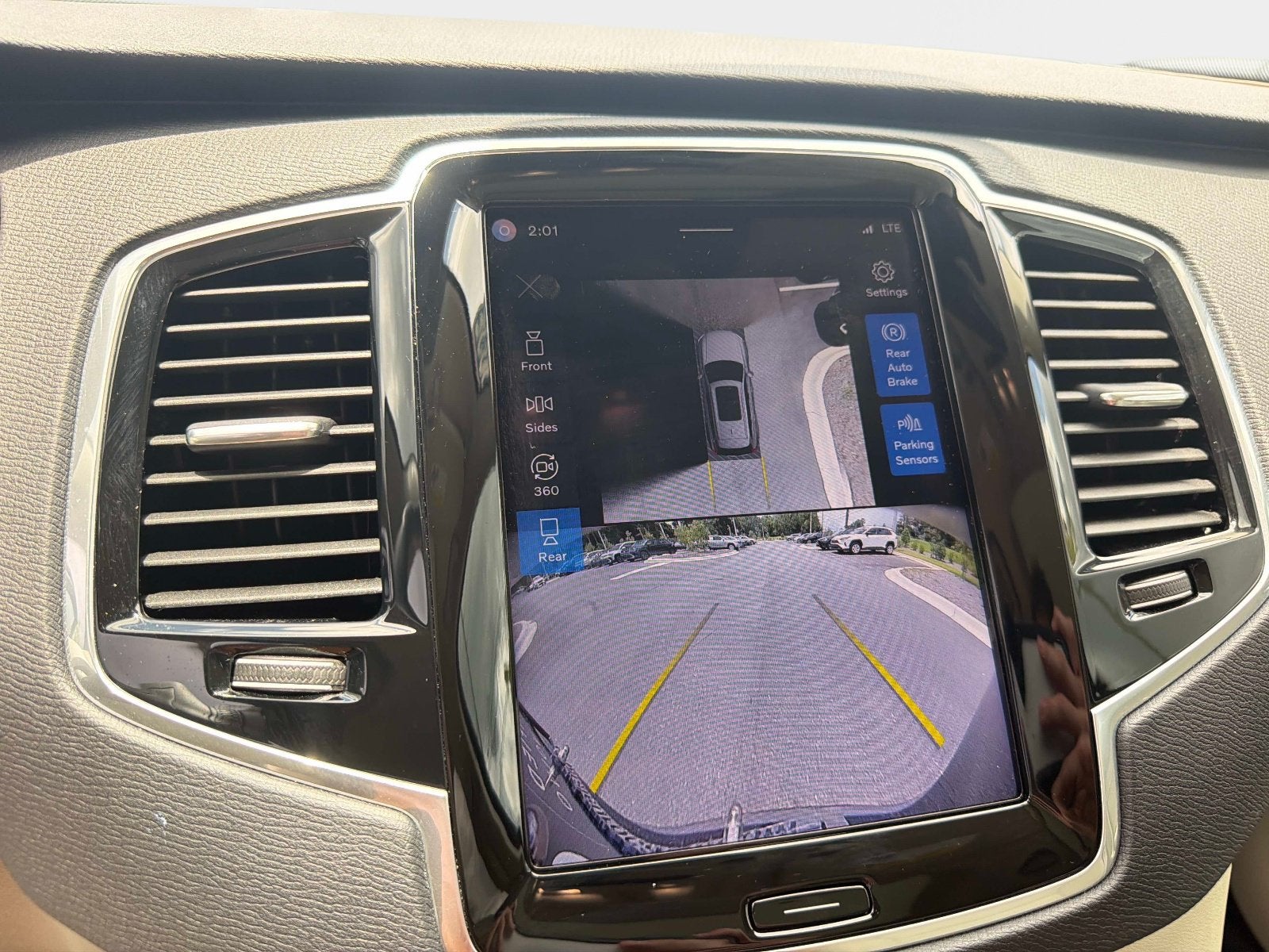 2025 Volvo XC90 Plus