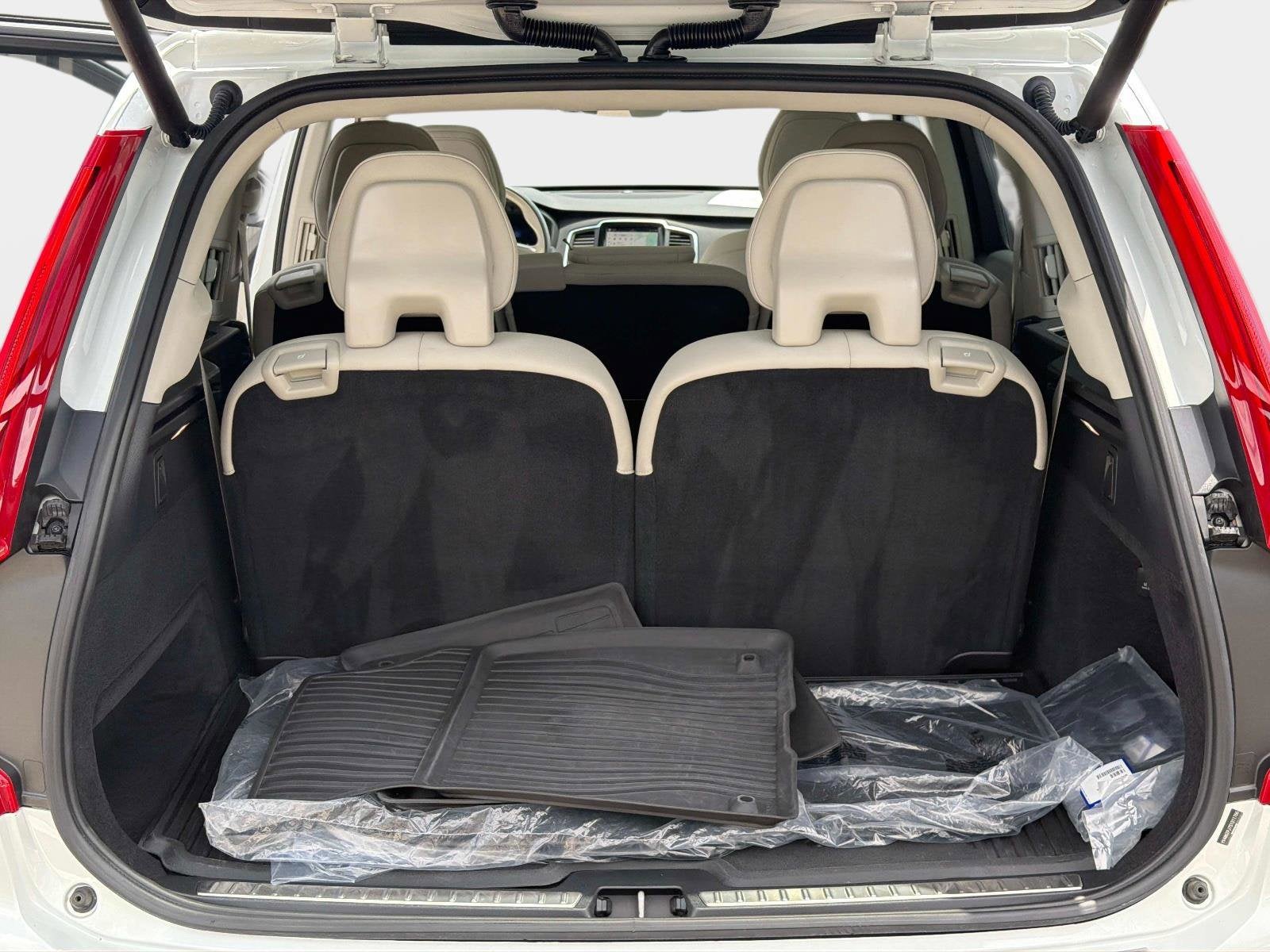 2025 Volvo XC90 Core