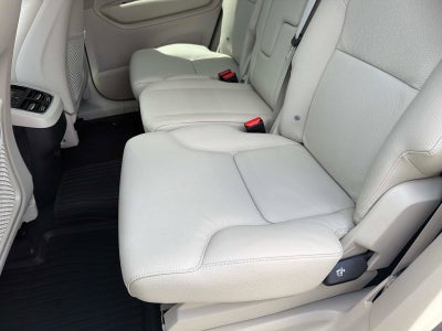 2025 Volvo XC90 Core