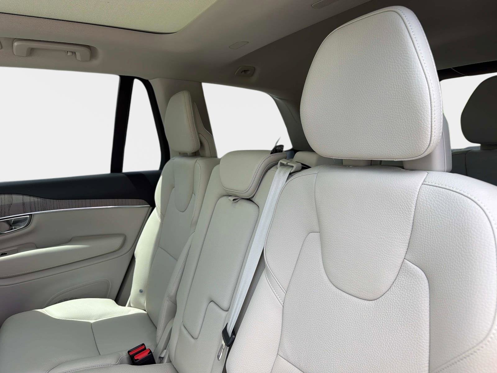 2025 Volvo XC90 Core