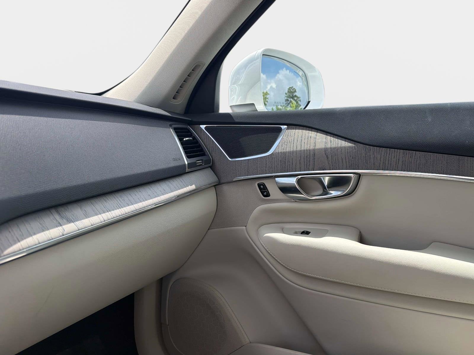2025 Volvo XC90 Core