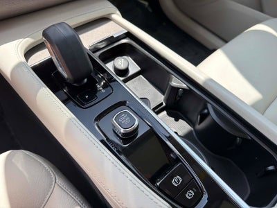 2025 Volvo XC90 Core