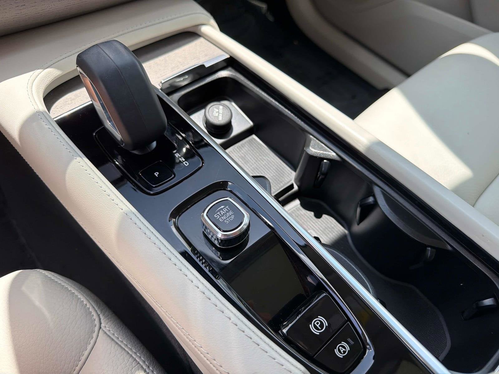 2025 Volvo XC90 Core