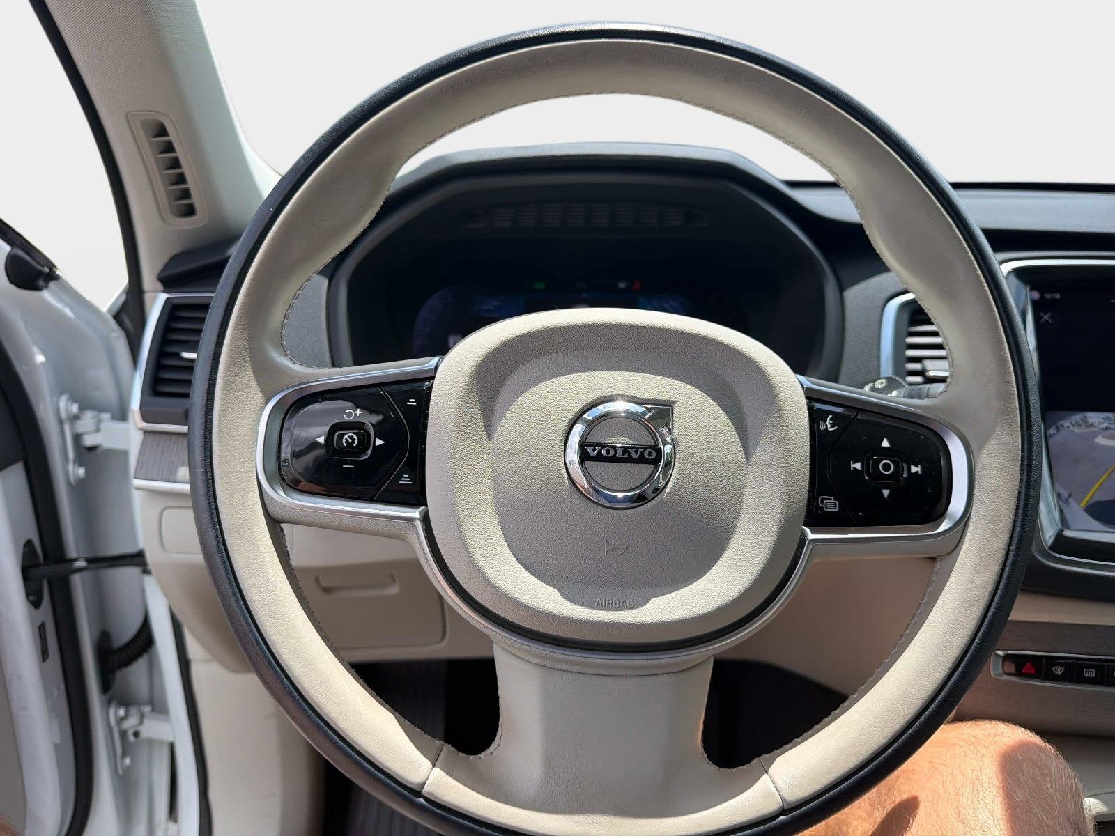 2025 Volvo XC90 Core