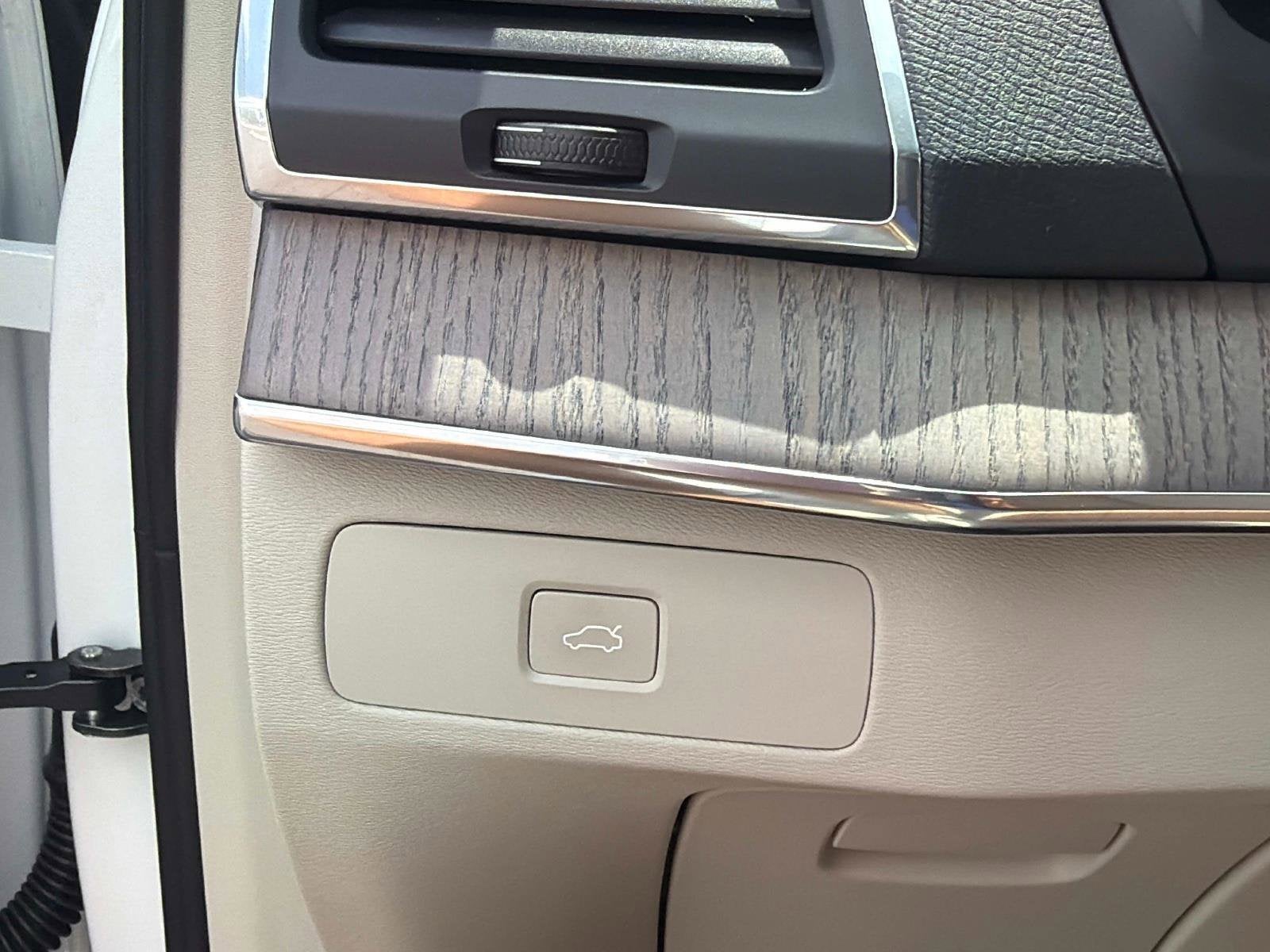 2025 Volvo XC90 Core